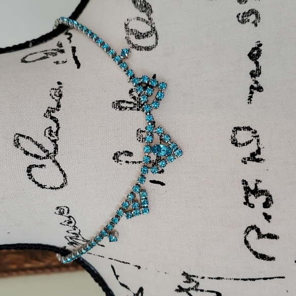 Vintage Jewelry - Vintage blue stone necklace